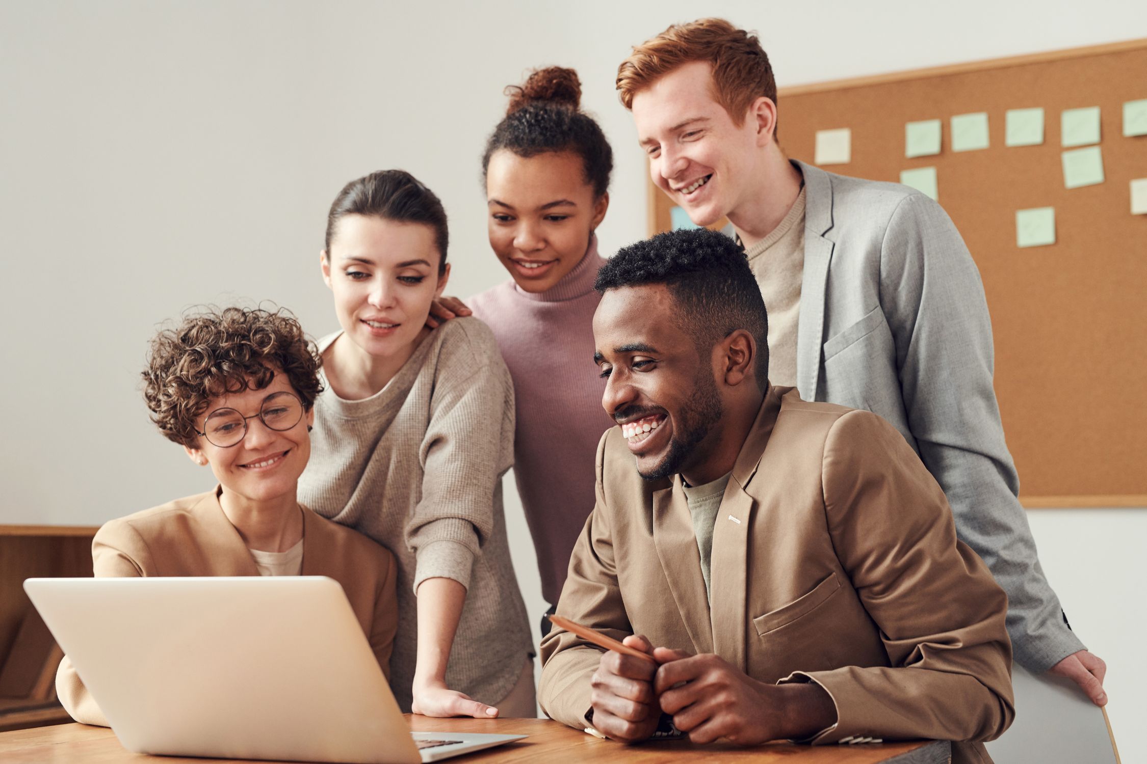 Réussir le déploiement de l'IA en entreprise : guide complet